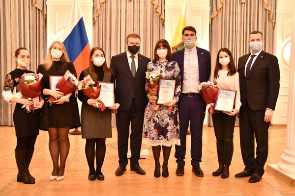 LES ÉTUDIANTS DE LA RSMU REÇOIVENT LES PRIX “JEUNE SCIENTIFIQUE DE L'ANNÉE”