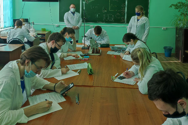 ПОДВЕДЕНЫ ИТОГИ ВНУТРИВУЗОВСКОЙ ОЛИМПИАДЫ ПО ФИЗИКЕ  