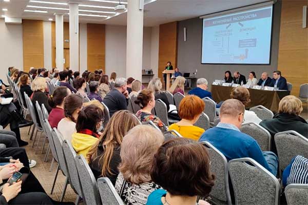 Три возраста медицины долголетия: молодой, средний и пожилой