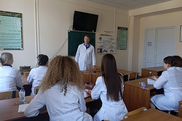 В РЯЗГМУ ПРОВЕЛИ ЗАНЯТИЕ ПО ЧРЕЗВЫЧАЙНЫМ СИТУАЦИЯМ ДЛЯ СТУДЕНТОВ ИЗ БЕЛАРУСИ