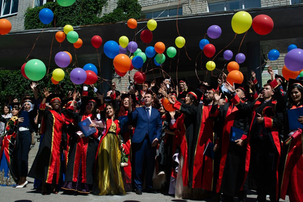 LA REMISE DES DIPLÔMES AUX PROMUS ÉTRANGERS  DE L’UNIVERSITÉ D’ÉTAT DE MÉDECINE DE RIAZAN