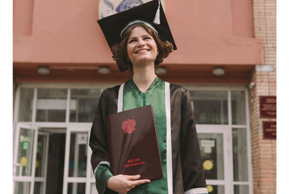 С ДНЕМ ФАРМАЦЕВТИЧЕСКОГО РАБОТНИКА