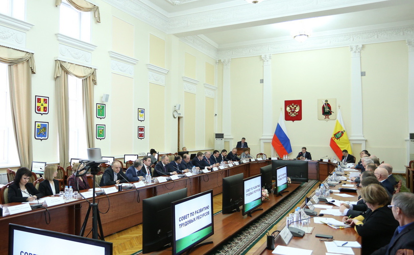РЕКТОР УНИВЕРСИТЕТА РОМАН КАЛИНИН ПРИНЯЛ УЧАСТИЕ В ЗАСЕДАНИИ СОВЕТА ПО РАЗВИТИЮ ТРУДОВЫХ РЕСУРСОВ ПРИ ГУБЕРНАТОРЕ РЯЗАНСКОЙ ОБЛАСТИ