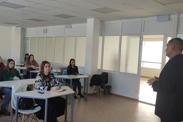 «ВСТРЕЧАЕМ СЧАСТЬЕ»: МОЛОДЫЕ РОДИТЕЛИ ОБУЧАЮТСЯ В МЕДУНИВЕРСИТЕТЕ