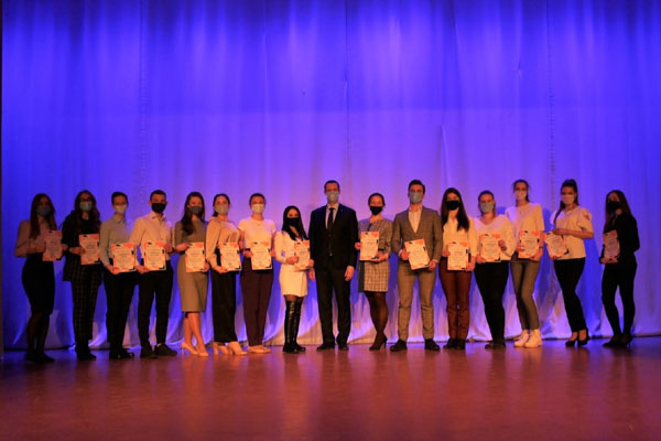 LE RECTEUR A FÉLICITÉ LES BÉNÉVOLES DE L'UNIVERSITÉ