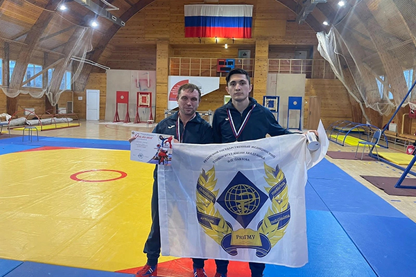 УНИВЕРСАЛЬНЫЕ ЧЕМПИОНЫ !