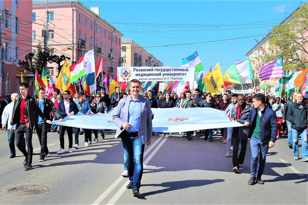 LES MANIFESTATIONS DE PRINGTEMPS ET UNIVERSITE D’ETAT DE MEDECINE DE RIAZAN