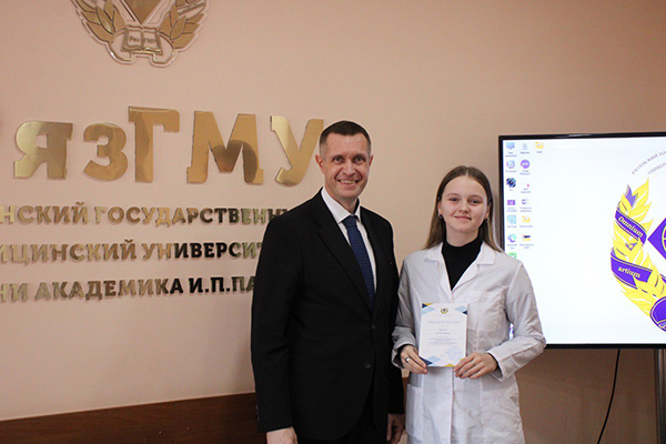 ШКОЛЬНИКИ ИЗ ЛИПЕЦКА ПОЛУЧИЛИ ДОКУМЕНТЫ ОБ ОКОНЧАНИИ МЕДКЛАССА РЯЗГМУ