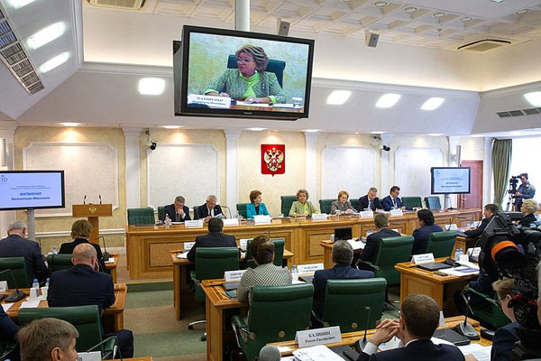 Ректор РязГМУ, профессор Роман Калинин принял участие в заседании Совета по региональному здравоохранению, посвященном проблемам и путям решения кадрового обеспечения работы отрасли, которое прошло в Совете Федерации