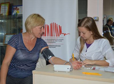 В бассейне «Аквамед» прошла акция «Измерь свое давление»