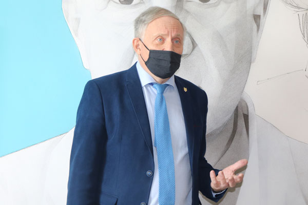 В РЯЗАНИ ОТКРЫЛИ ПОРТРЕТ ПРОФЕССОРА ВЛАДИМИРА ЯКОВЛЕВИЧА ГАРМАША 