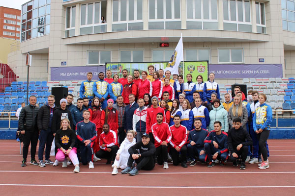 WORKOUT WITH CHAMPION 2021