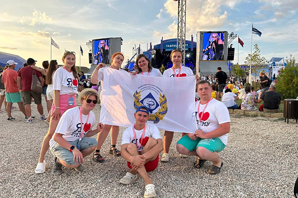 СТУДЕНТЫ РЯЗГМУ УСПЕШНО ПРЕДСТАВИЛИ УНИВЕРСИТЕТ НА ФЕСТИВАЛЕ «ТАВРИДА.АРТ»