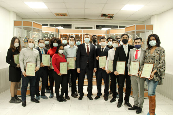 LES ÉTUDIANTS ÉTRANGERS ONT REÇU DES LETTRES D'APPRÉCIATION DU GOUVERNEUR DE LA RÉGION DE RIAZAN