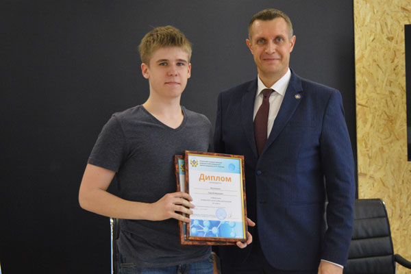 Рязанцам вручили свидетельства об окончании медклассов