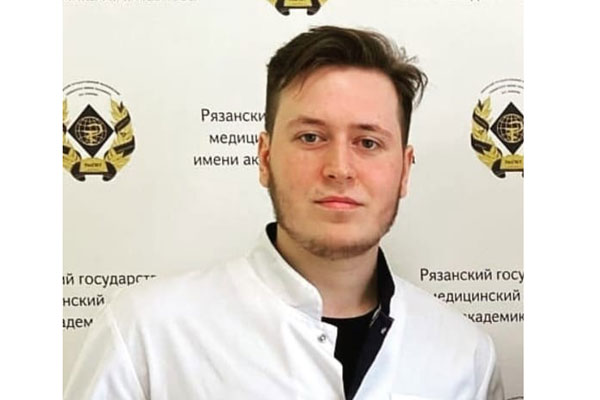 В составе бригады Скорой помощи студент РязГМУ помогает жителям Рязани