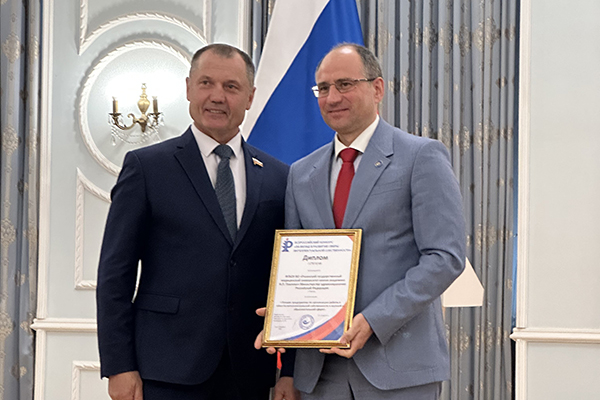 НАУЧНЫЕ СОТРУДНИКИ РЯЗГМУ ПОЛУЧИЛИ ЗАСЛУЖЕННЫЕ НАГРАДЫ В ПРАВИТЕЛЬСТВЕ РЯЗАНСКОЙ ОБЛАСТИ