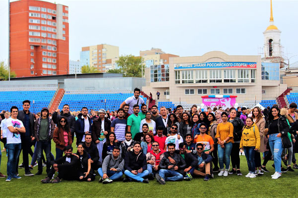 STUDENTS FROM 60 COUNTRIES WORK OUT TOGETHER WITH THE CHAMPION TO CELEBRATE UNI’S 75TH ANNIVERSARY