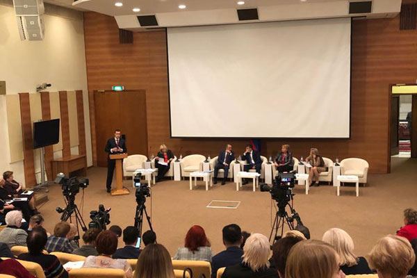 Ректор РязГМУ, профессор Роман Калинин выступил с докладом на круглом столе Комитета Государственной Думы по охране здоровья, посвященном теме «Кадрового обеспечения первичной медико-санитарной помощи»