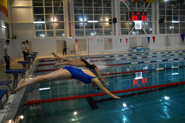 В «Аквамеде» состоялся заплыв на «Кубок ректора» среди студентов