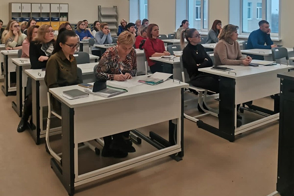 ПРЕПОДАВАТЕЛЬ РЯЗГМУ ПРОВЕЛ ЛЕКЦИЮ ДЛЯ СОТРУДНИКОВ ШКОЛЫ №76