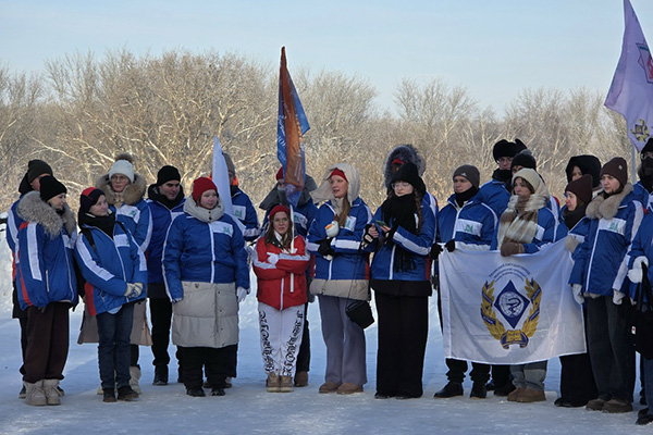 «СНЕЖНЫЙ ДЕСАНТ» СПЕШИТ НА ПОМОЩЬ