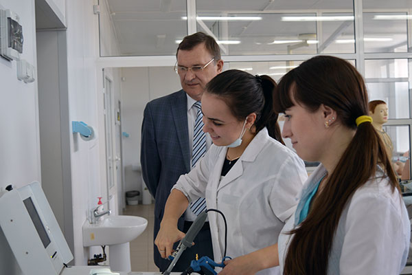 РЯЗГМУ ПОСЕТИЛ ЗАМЕСТИТЕЛЬ ПРЕДСЕДАТЕЛЯ КОМИТЕТА ГОСДУМЫ ПО ОХРАНЕ ЗДОРОВЬЯ СЕРГЕЙ БОРИСОВИЧ ДОРОФЕЕВ