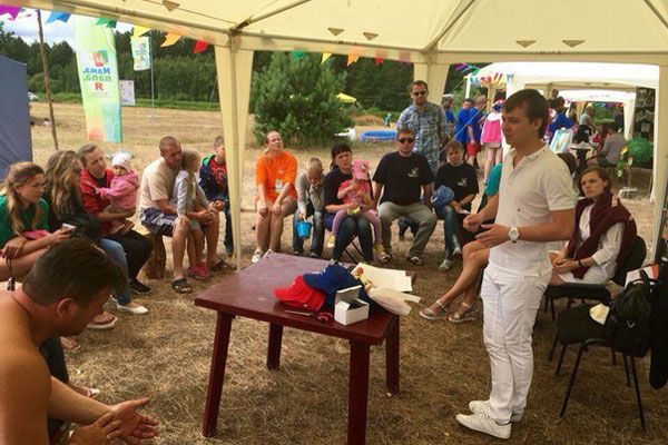 МОЛОДЫЕ ВРАЧИ ПРОВЕЛИ МАСТЕР-КЛАССЫ НА ФЕСТИВАЛЕ «МАМА, ПАПА, Я!»