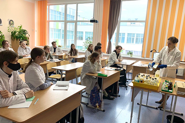 ПРЕПОДАВАТЕЛИ РЯЗГМУ ПРОВЕЛИ ОЧНУЮ СЕССИЮ ДЛЯ ОБУЧАЮЩИХСЯ МЕДКЛАССОВ В ПЕНЗЕ