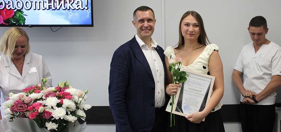 35 ЛЕТ СЛУЖЕНИЯ ПАЦИЕНТАМ И БУДУЩИМ ВРАЧАМ: В РЯЗГМУ ОТМЕТИЛИ ЮБИЛЕЙ СТОМАТОЛОГИЧЕСКОЙ ПОЛИКЛИНИКИ