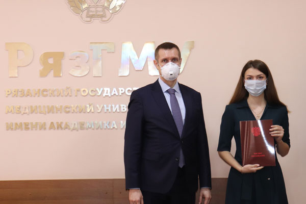 НА ФАРМАЦЕВТИЧЕСКОМ ФАКУЛЬТЕТЕ РЯЗГМУ СОСТОЯЛСЯ ВТОРОЙ ВЫПУСК МАГИСТРОВ