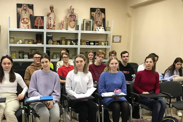 ВПЕРВЫЕ НА ОБРАЗОВАТЕЛЬНОЙ СЕССИИ В РЯЗГМУ