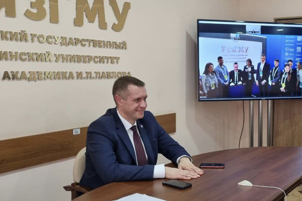 Ректор РязГМУ принял участие в обсуждении вопросов подготовки молодых кадров на Просветительском марафоне Знание.Первые