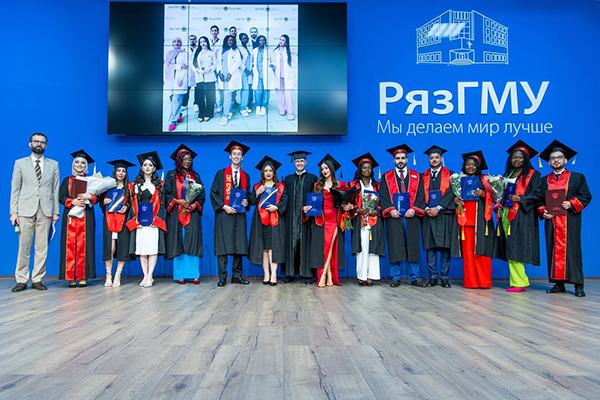 CÉRÉMONIE DE REMISE DES DIPLÔMES À RyazSMU