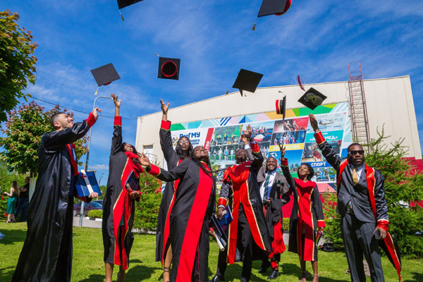 GRADUATION DES ÉTUDIANTS ÉTRANGERS 2022