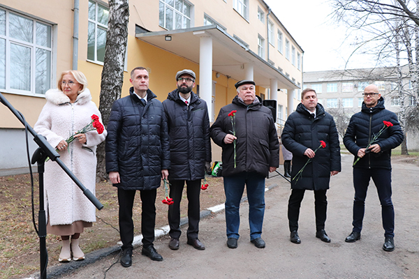 В РЯЗГМУ ОТКРЫЛИ МЕМОРИАЛЬНУЮ ДОСКУ ВЫДАЮЩЕМУСЯ АНАТОМУ БОРИСУ СОКОЛОВУ