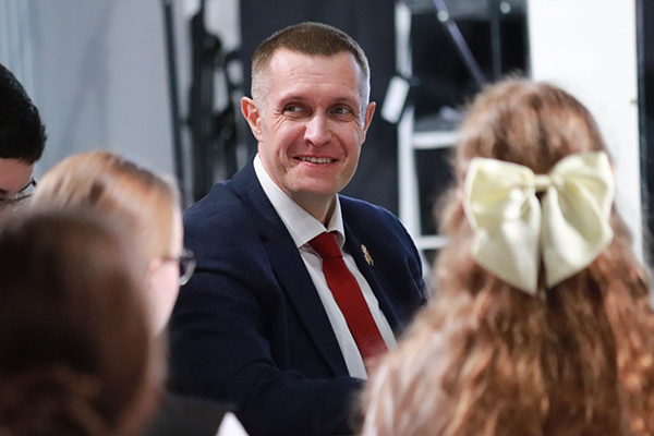 РОМАН КАЛИНИН: НАСТОЯЩИЙ УСПЕХ ПРИХОДИТ ЧЕРЕЗ ТРУД И ЛЮБОВЬ К НАУКЕ