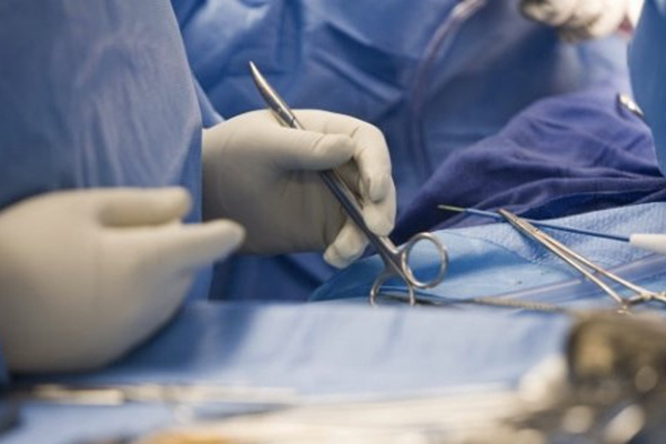 В РЯЗАНСКОМ МЕДУНИВЕРСИТЕТЕ РАЗРАБОТАЛИ НЕ ИМЕЮЩУЮ АНАЛОГОВ ХИРУРГИЧЕСКУЮ ИГЛУ