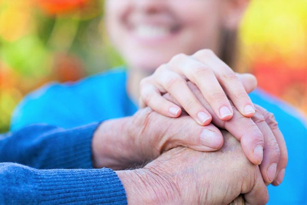 С ЗАБОТОЙ О СТАРШЕМ ПОКОЛЕНИИ