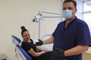 ЗУБНЫЕ ПРОТЕЗЫ, НЕ НАРУШАЮЩИЕ ДИКЦИЮ, ПОМОГАЮТ ПАЦИЕНТАМ ВЕРНУТЬСЯ К ПОЛНОЦЕННОЙ ЖИЗНИ