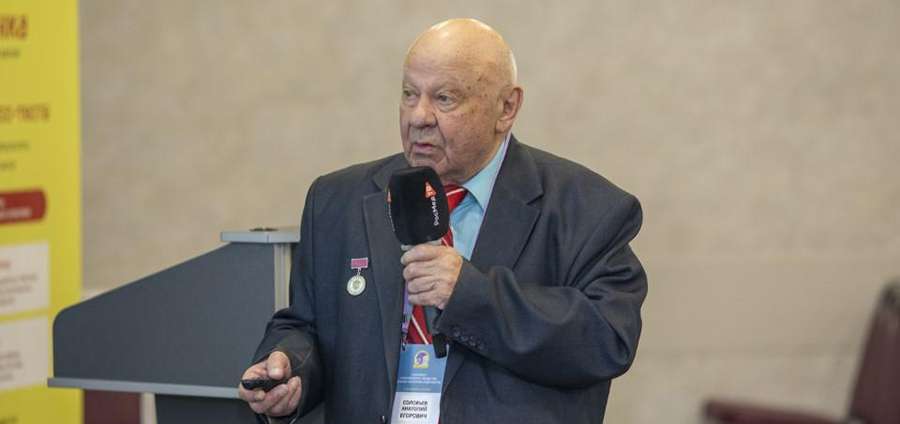 ПРОФЕССОР РЯЗГМУ УДОСТОЕН ПОЧЁТНОГО ЗВАНИЯ НА КОНГРЕССЕ ДЕТСКИХ УРОЛОГОВ-АНДРОЛОГОВ РОССИИ